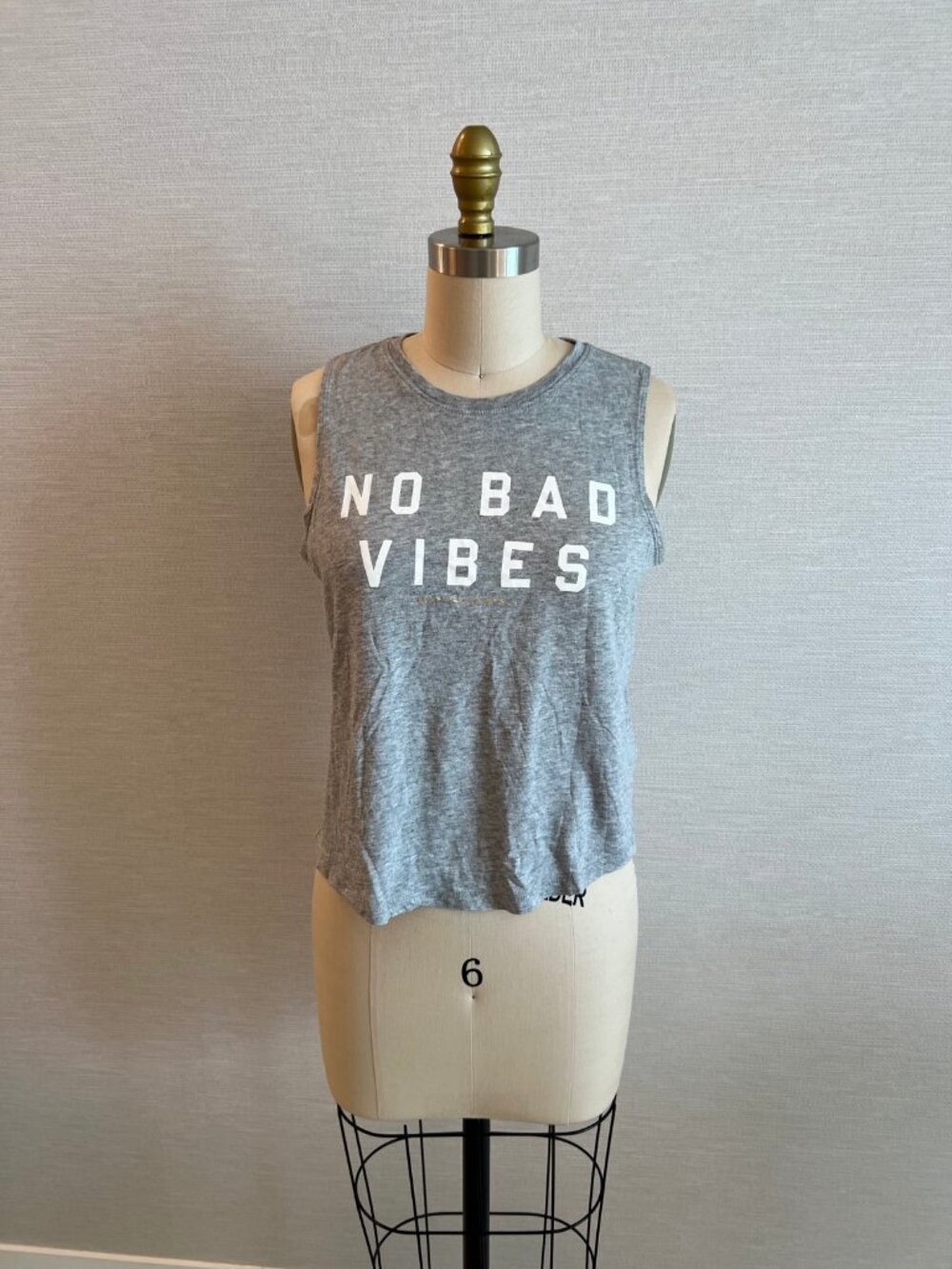 Spiritual Gangster Gray No Bad Vibes Sleeveless Crop Top S
